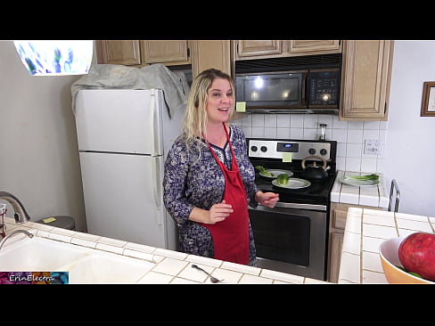 ❤️ Madrastra ordeñándole en la cocina antes de su cita ❤ Porno casero en es.taxiklass.ru ❌️❤️❤️❤️❤️❤️❤️❤️